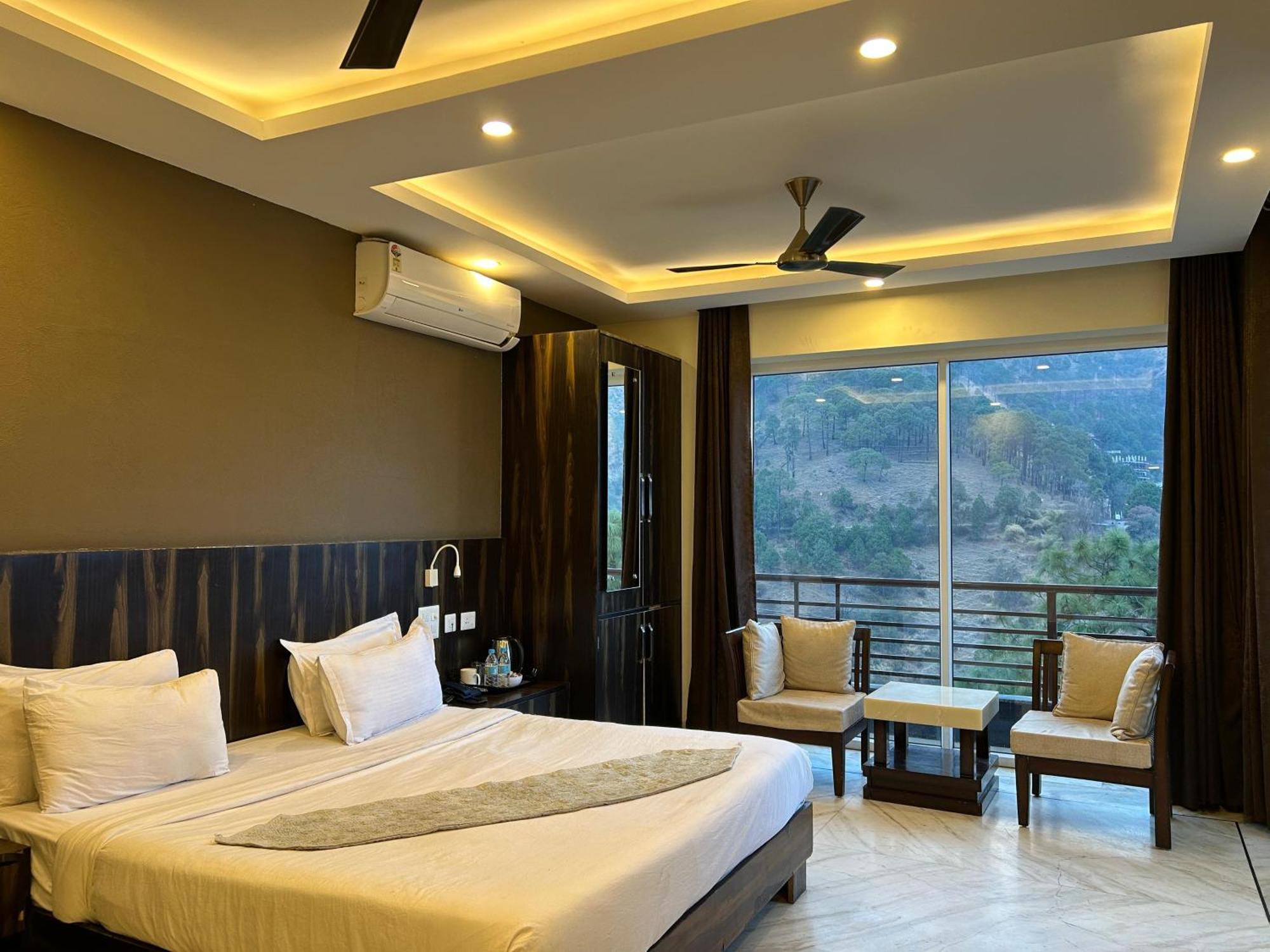 The Lalita'S Majestic Pines Bed & Breakfast Kasauli Exterior photo
