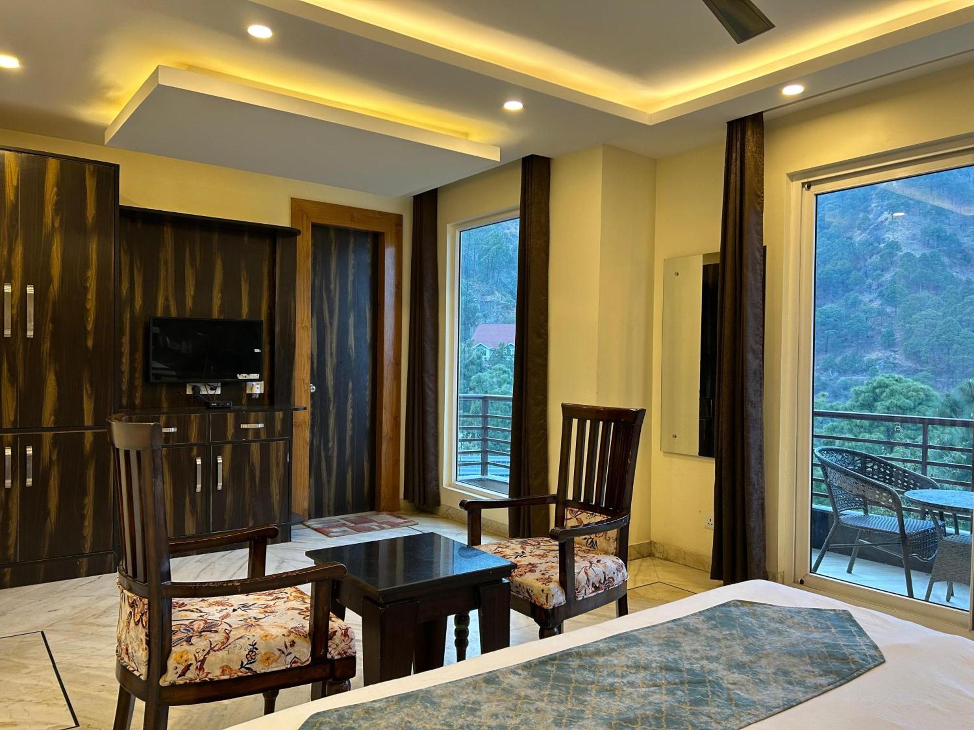 The Lalita'S Majestic Pines Bed & Breakfast Kasauli Exterior photo