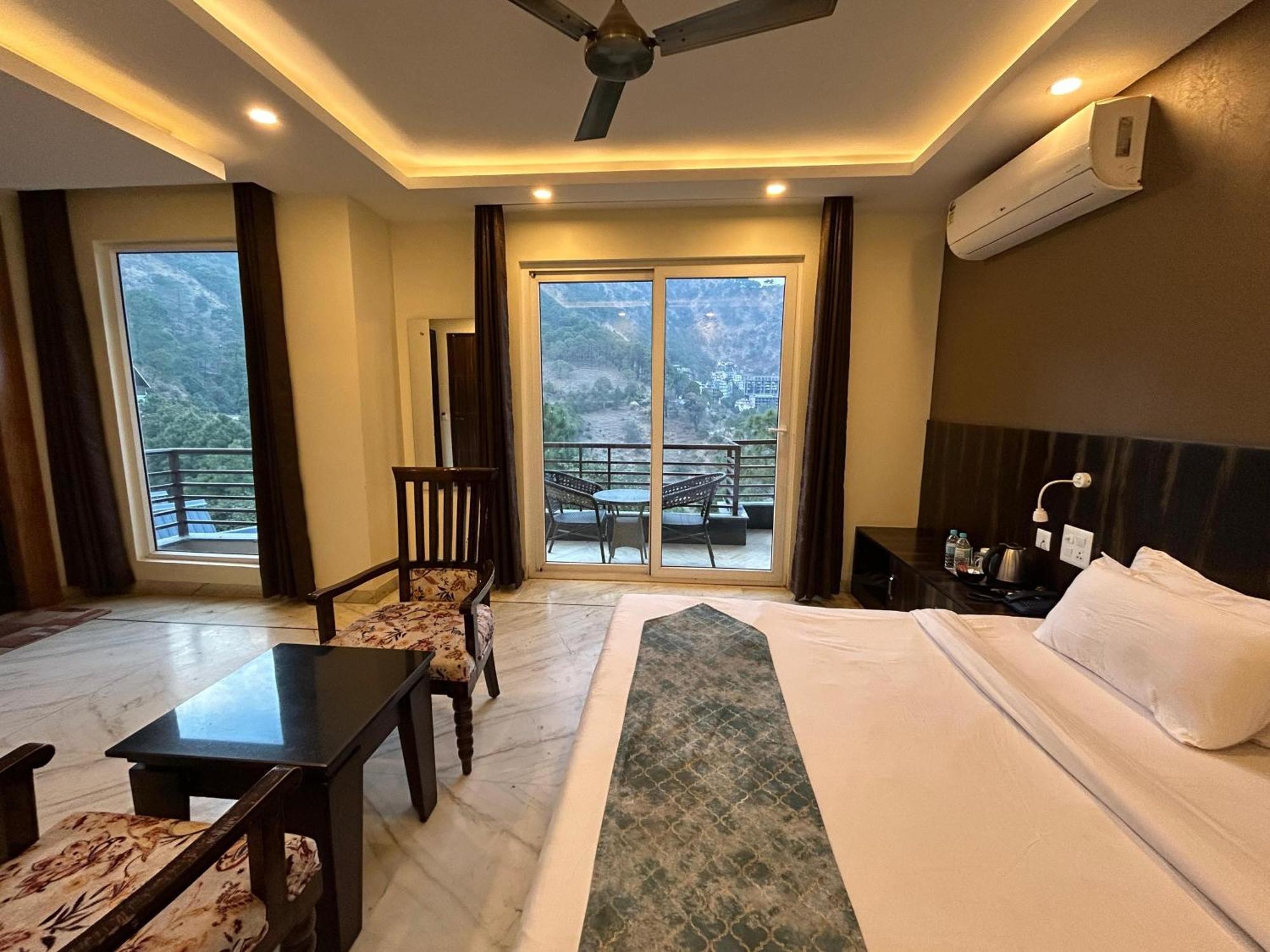The Lalita'S Majestic Pines Bed & Breakfast Kasauli Exterior photo